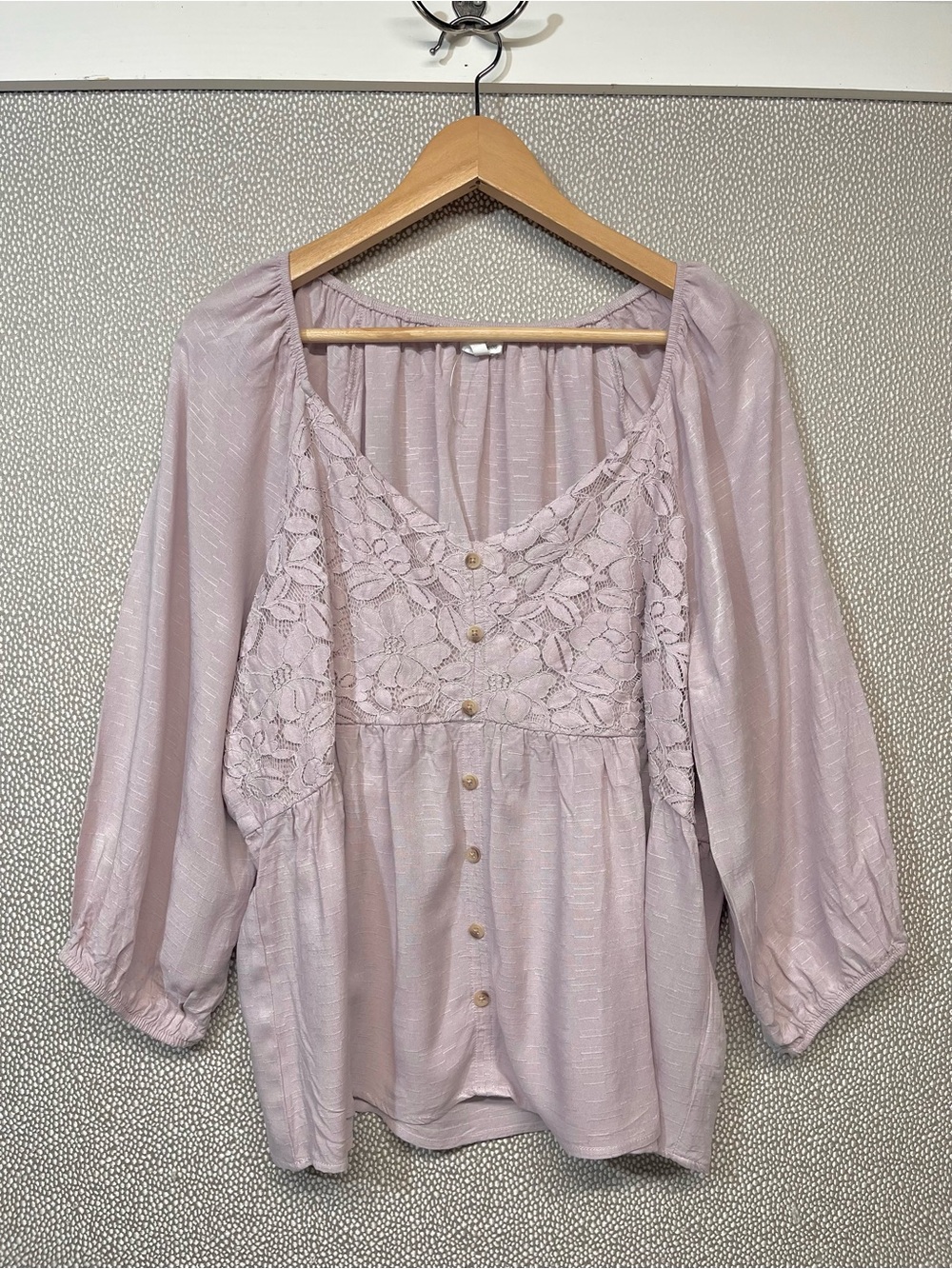 🆕 1X Maurices Lace-Detail Top with Button Detailing Front Elastic Neckline NWOT